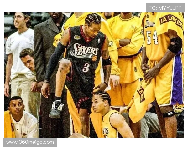 2001年NBA总决赛湖人四比一击败76人夺得总冠军